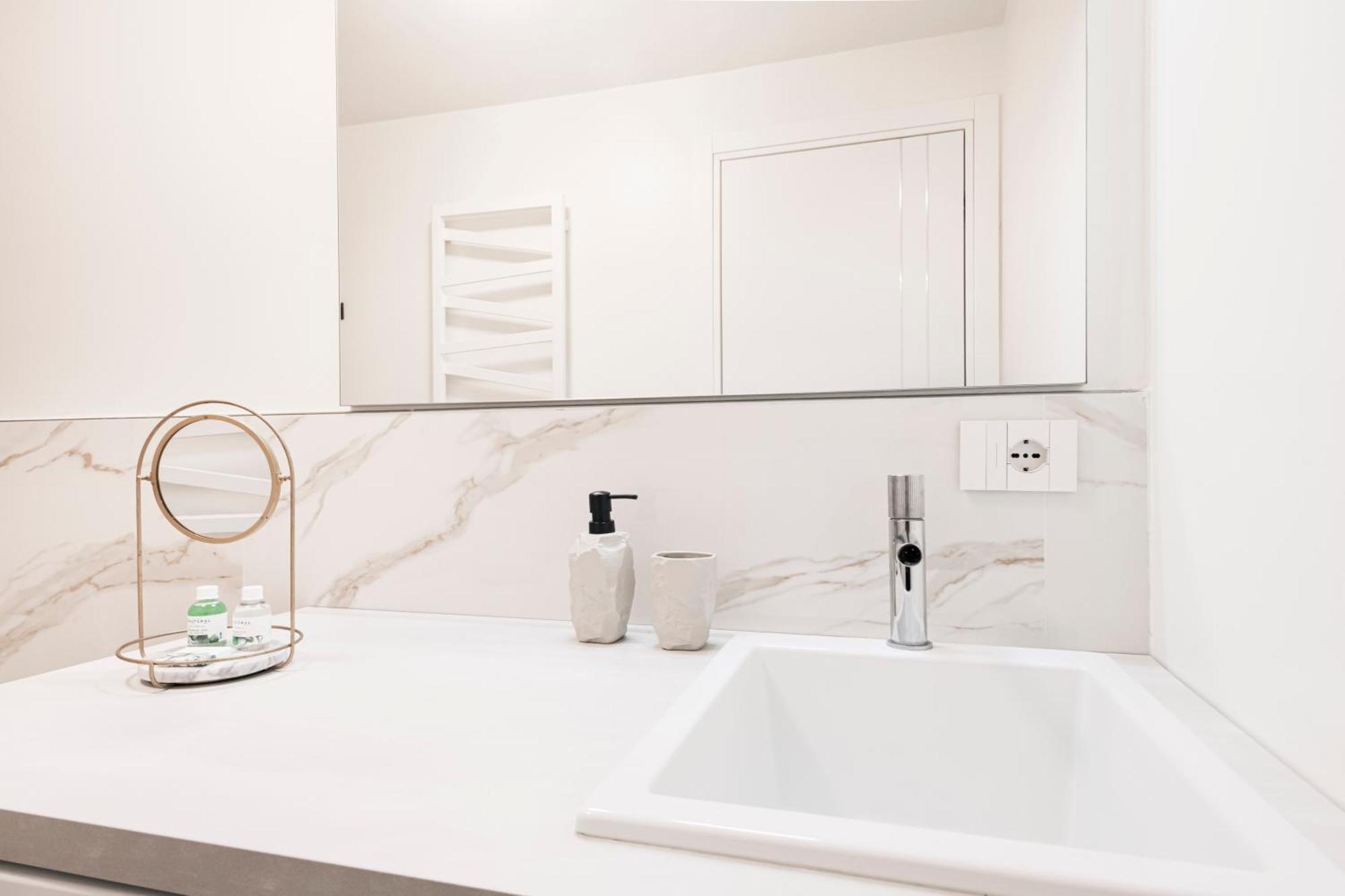 Easylife - Design And Relax In The Heart Of Milan Lägenhet Exteriör bild